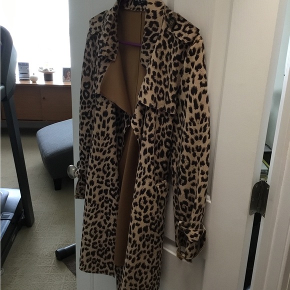 Very stylish leopard car coat/trench coat that is lightweight - Picture 5 of 9